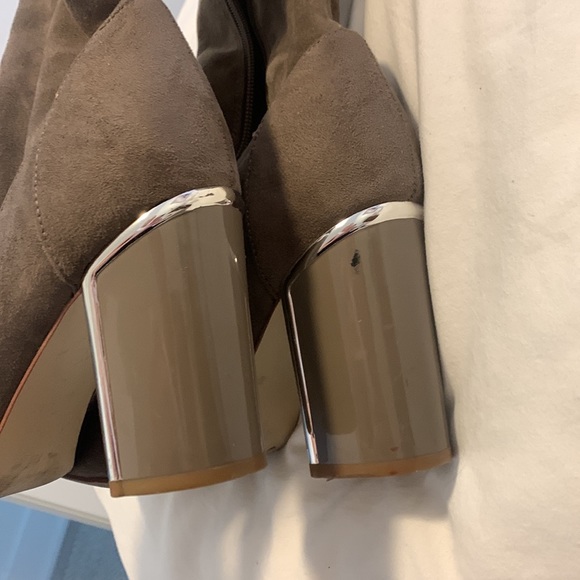 Over the knee boots with lace up back and zipper - Picture 3 of 7